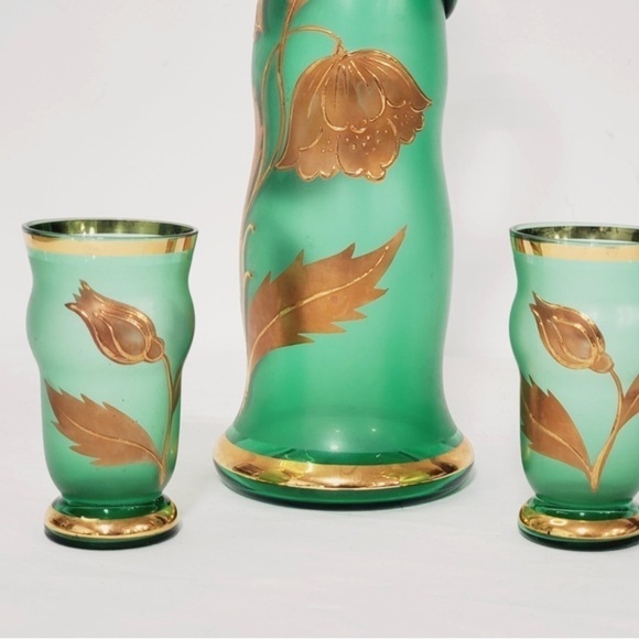 Green Frosted Bohemian Green Glass
With Gold Leaves Pitcher & Glass
Cocktail Set - Picture 4 of 8